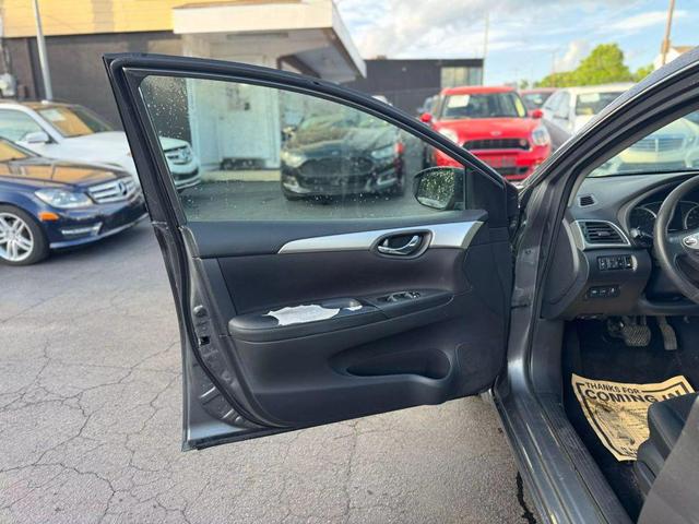 Photo of 2018 Gun Metallic Nissan Sentra