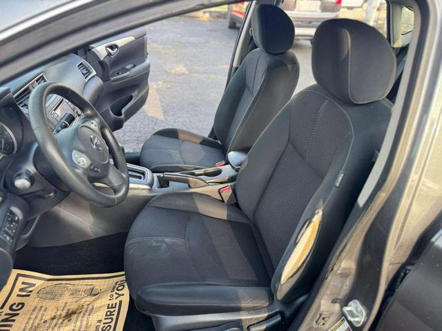Photo of 2018 Gun Metallic Nissan Sentra