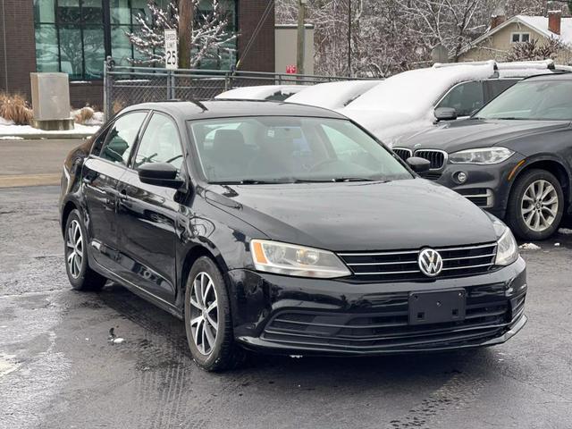 Photo of 2016 Black Uni Volkswagen Jetta