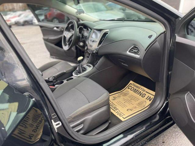 Photo of 2017 Mosaic Black Metallic Chevrolet Cruze