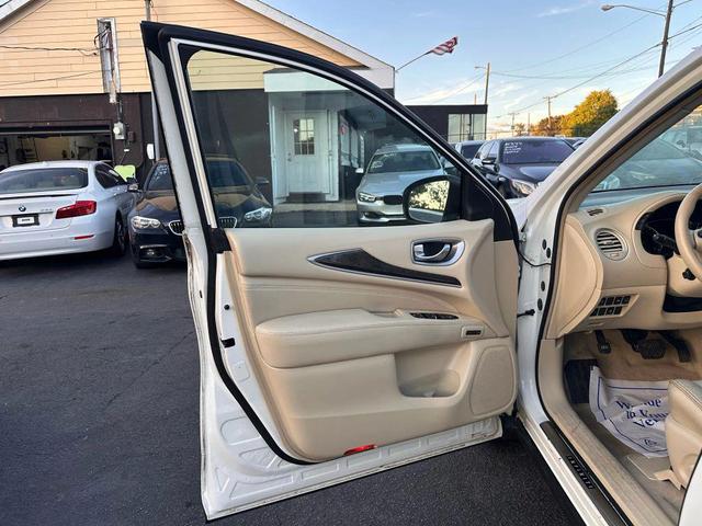 Photo of 2014 Moonlight White INFINITI QX60