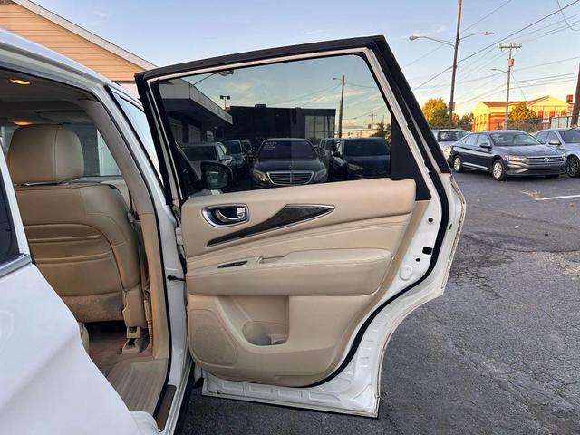 Photo of 2014 Moonlight White INFINITI QX60