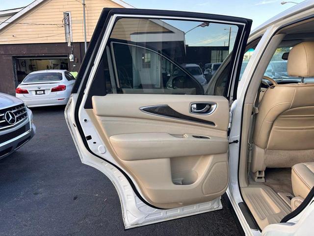 Photo of 2014 Moonlight White INFINITI QX60