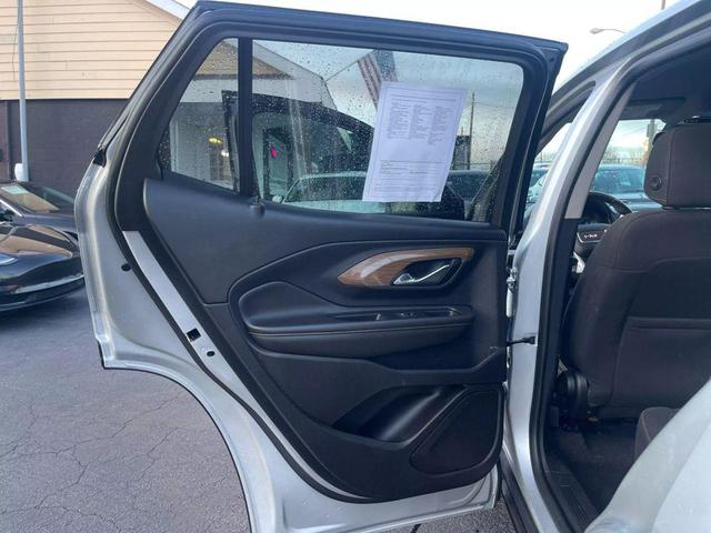 Photo of 2018 Quicksilver Metallic GMC Terrain