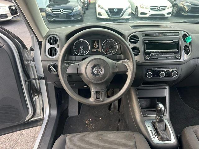 Photo of 2012 Reflex Silver Metallic Volkswagen Tiguan