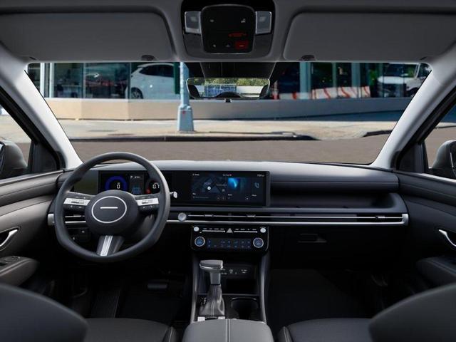 Photo of 2025 Shimmering Silver Hyundai TUCSON