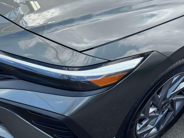 Photo of 2024 Amazon Gray Hyundai ELANTRA