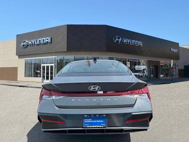 Photo of 2024 Gray Hyundai ELANTRA