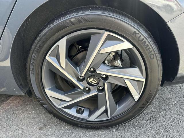Photo of 2024 Gray Hyundai ELANTRA