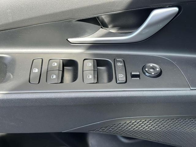 Photo of 2024 Gray Hyundai ELANTRA