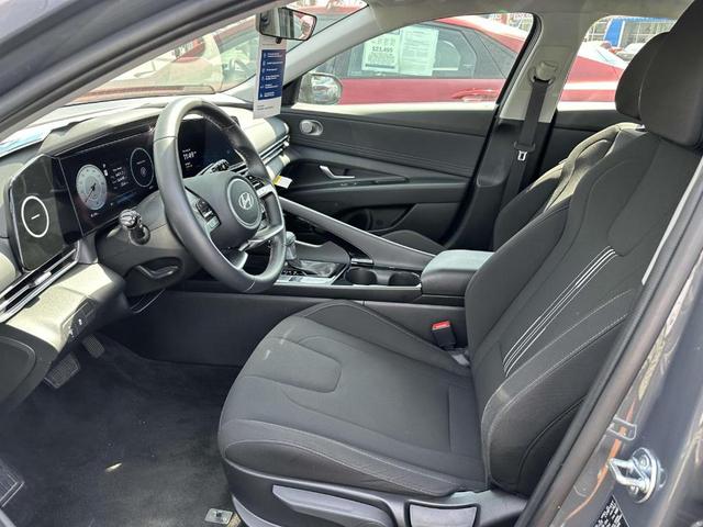 Photo of 2024 Gray Hyundai ELANTRA