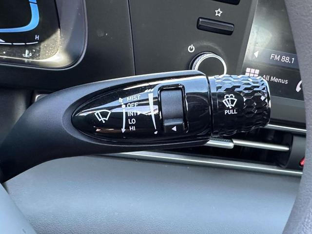 Photo of 2025 Gray Hyundai ELANTRA