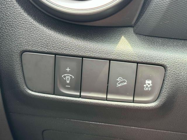 Photo of 2022 Cyber Silver Hyundai KONA