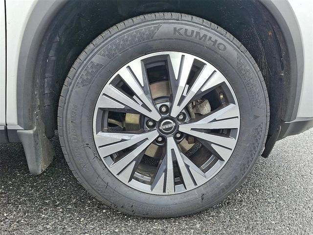 Photo of 2022 Brilliant Silver Metallic Nissan Rogue