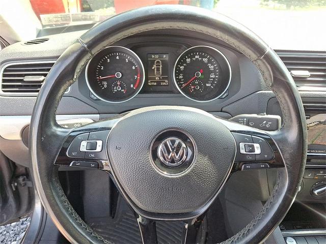 Photo of 2017 Platinum Gray Metallic Volkswagen Jetta
