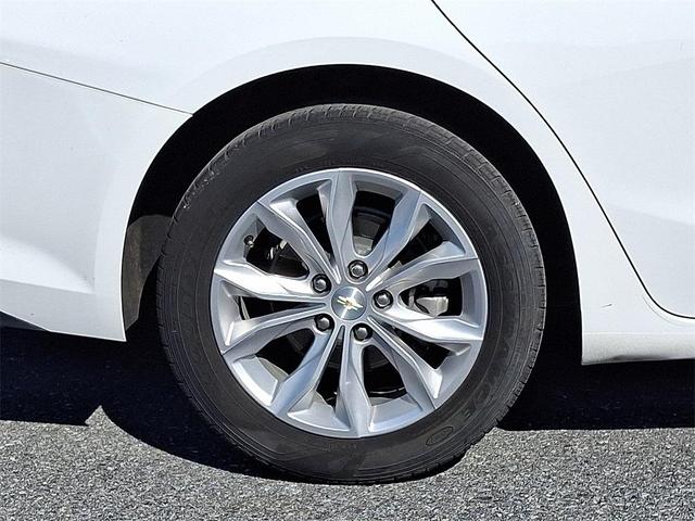 Photo of 2023 Summit White Chevrolet Malibu