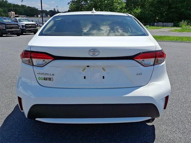 Photo of 2022 White Toyota Corolla