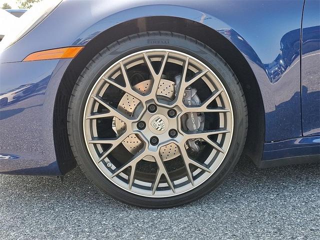 Photo of 2021 Gentian Blue Metallic Porsche 911