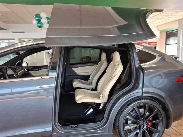 Photo of 2016 Titanium Metallic Tesla Model X