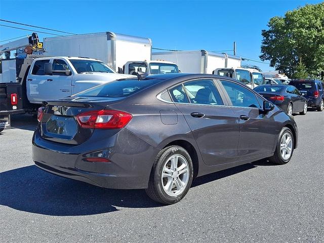 Photo of 2017 Tungsten Metallic Chevrolet Cruze
