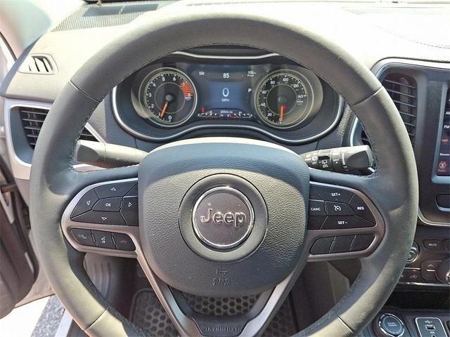 Photo of 2022 Bright White Clearcoat Jeep Cherokee