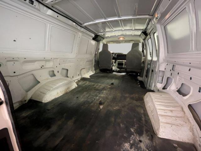 Photo of 2013 White Ford E250