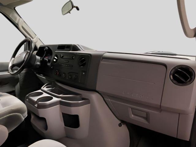 Photo of 2013 White Ford E250