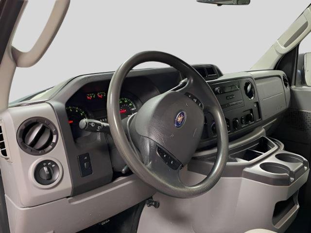 Photo of 2013 White Ford E250