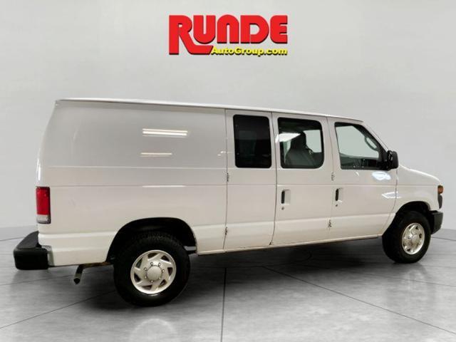 Photo of 2013 White Ford E250