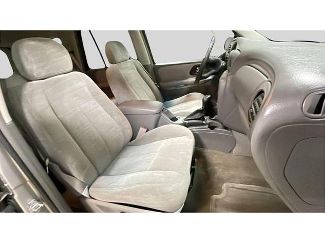 Photo of 2005 Silver Chevrolet Trailblazer