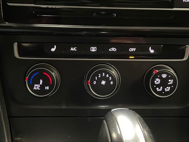 Photo of 2021 Deep Black Pearl Effect Volkswagen Golf