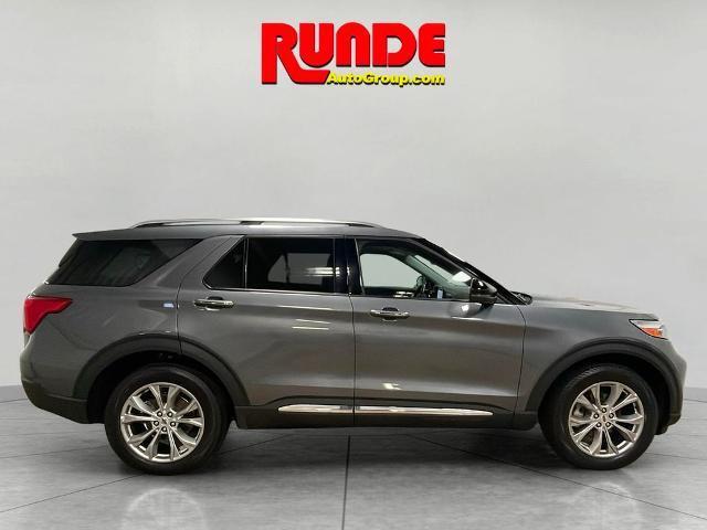 Photo of 2023 Gray Ford Explorer