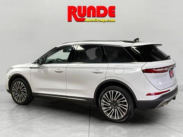 Photo of 2021 White Lincoln Corsair