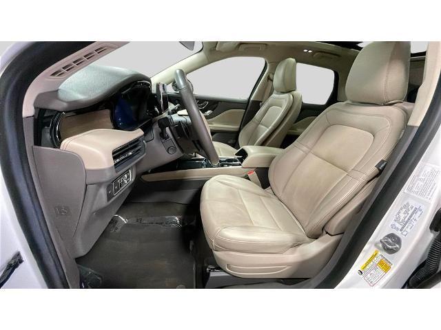 Photo of 2021 White Lincoln Corsair