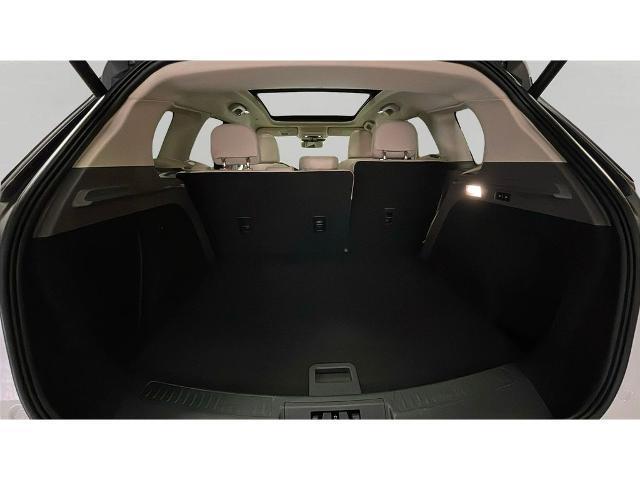 Photo of 2021 White Lincoln Corsair