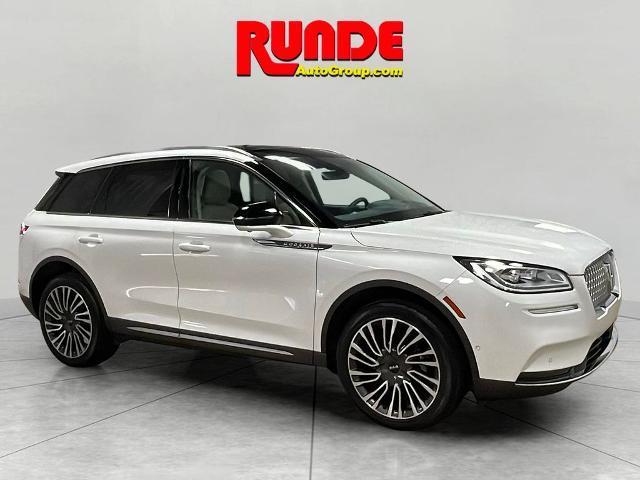 Photo of 2021 White Lincoln Corsair