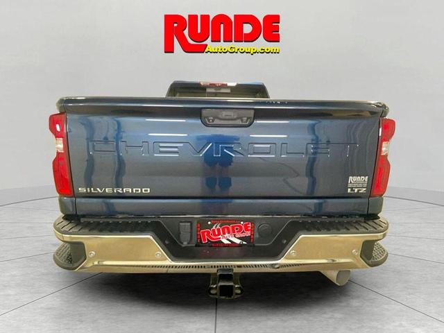 Photo of 2022 Blue Chevrolet Silverado 2500