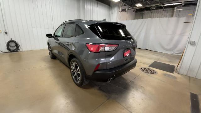 Photo of 2021 Gray Ford Escape