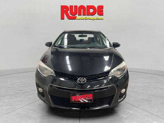 Photo of 2016 Black Toyota Corolla