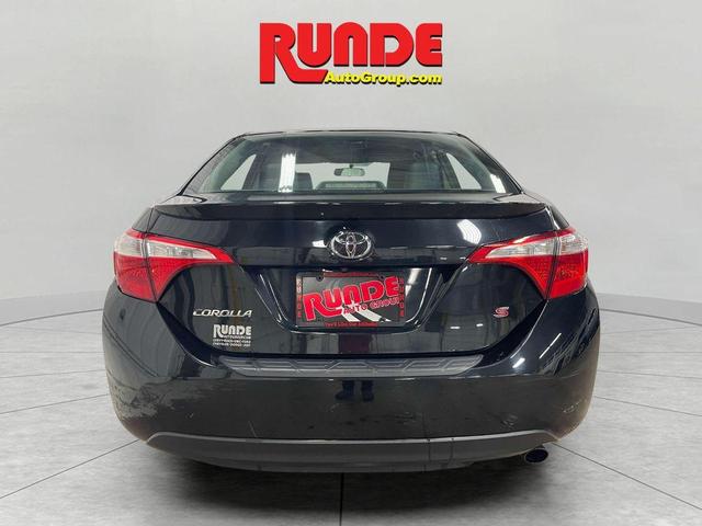 Photo of 2016 Black Toyota Corolla