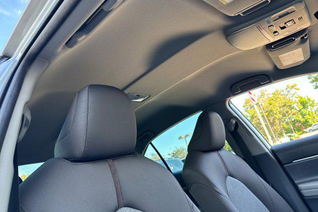 Photo of 2019 Celestial Silver Metallic Toyota Camry