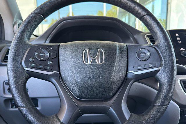 Photo of 2019 Lunar Silver Metallic Honda Pilot