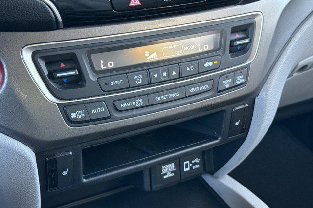Photo of 2019 Lunar Silver Metallic Honda Pilot