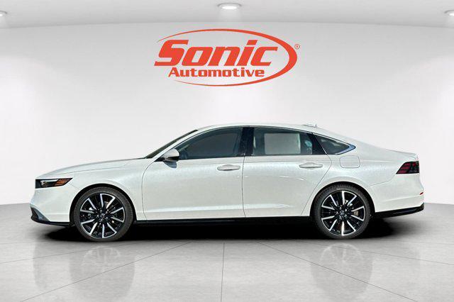 Photo of 2025 Platinum White Pearl Honda Accord Hybrid
