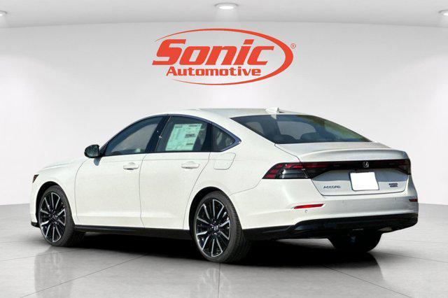 Photo of 2025 Platinum White Pearl Honda Accord Hybrid