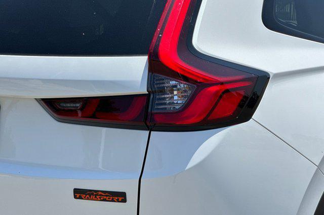 Photo of 2026 Platinum White Pearl Honda CR-V Hybrid
