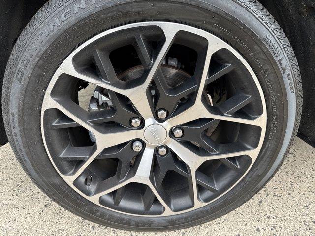 Photo of 2022 Diamond Black Jeep Grand Cherokee