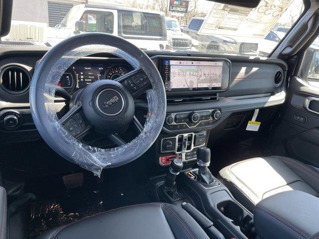 Photo of 2025 Black Clearcoat Jeep Wrangler
