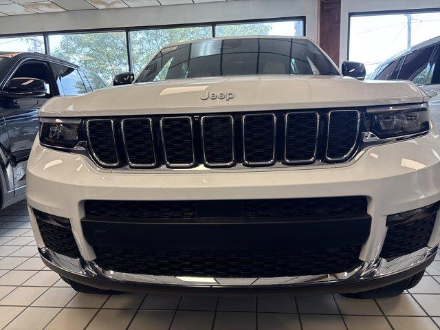 Photo of 2025 Bright White Clearcoat Jeep Grand Cherokee L