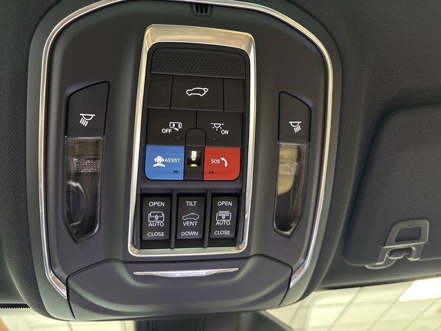 Photo of 2025 Bright White Clearcoat Jeep Grand Cherokee L
